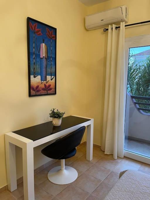Appartement En Residence + Grande Terrasse Sur Le Toit Saïdia Exterior foto